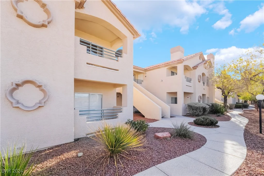 5415 Harmon, Las Vegas, NV 89103