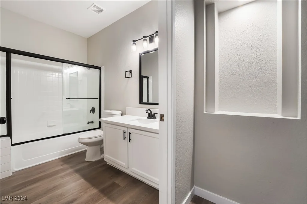 5415 Harmon, Las Vegas, NV 89103
