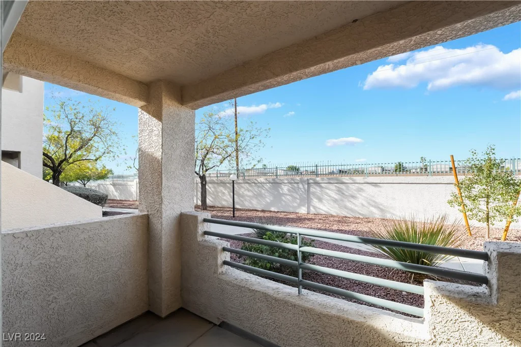 5415 Harmon, Las Vegas, NV 89103