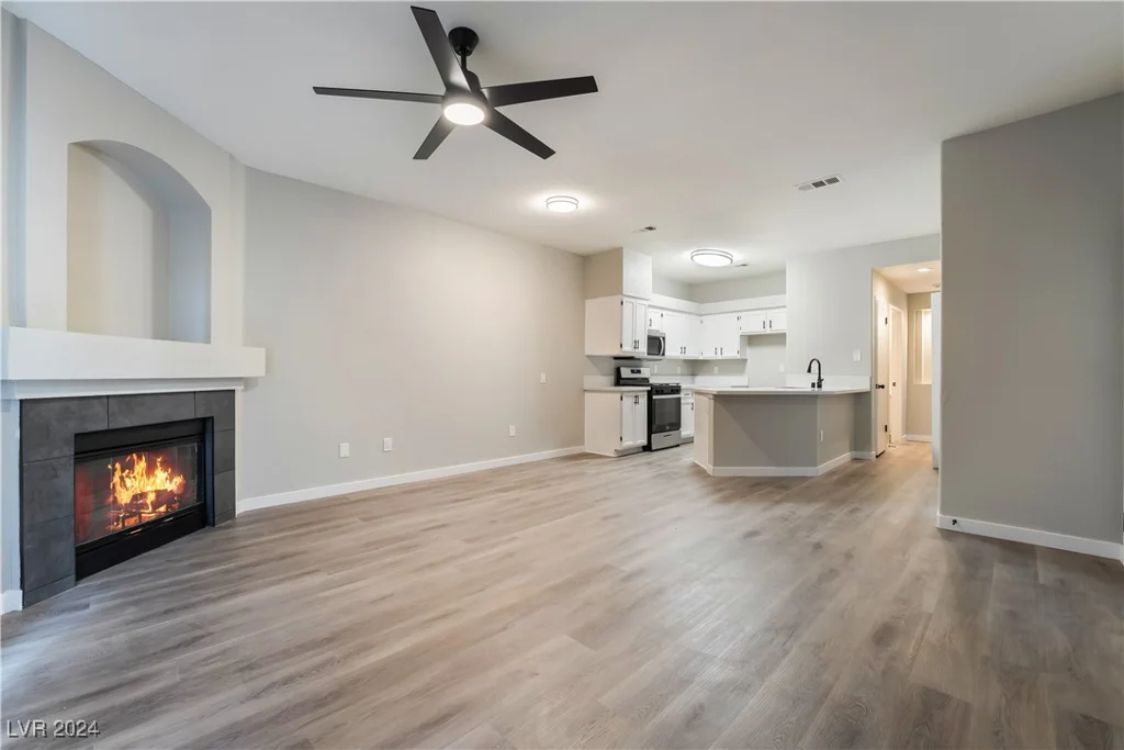 5415 Harmon, Las Vegas, NV 89103