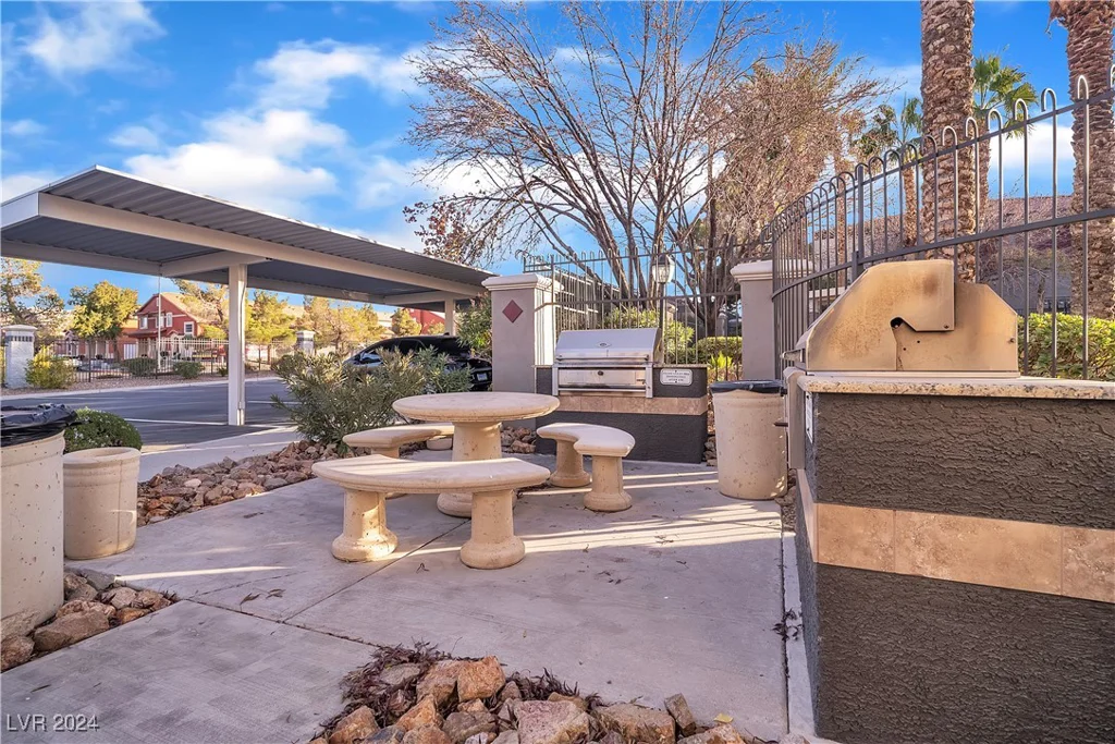 950 Seven Hills, Henderson, NV 89052