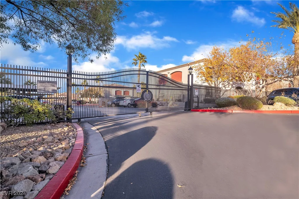 950 Seven Hills, Henderson, NV 89052