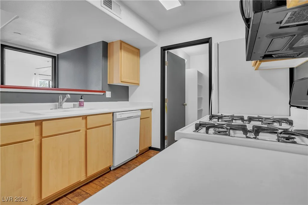 950 Seven Hills, Henderson, NV 89052