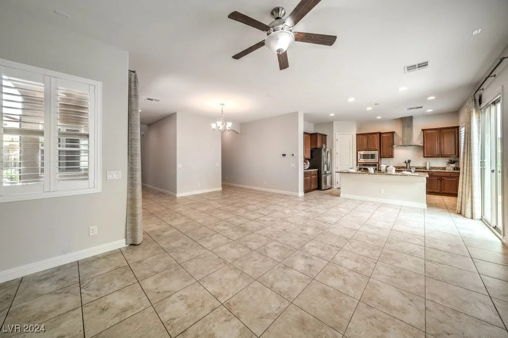 90 Einstein Ridge, Las Vegas, NV 89183