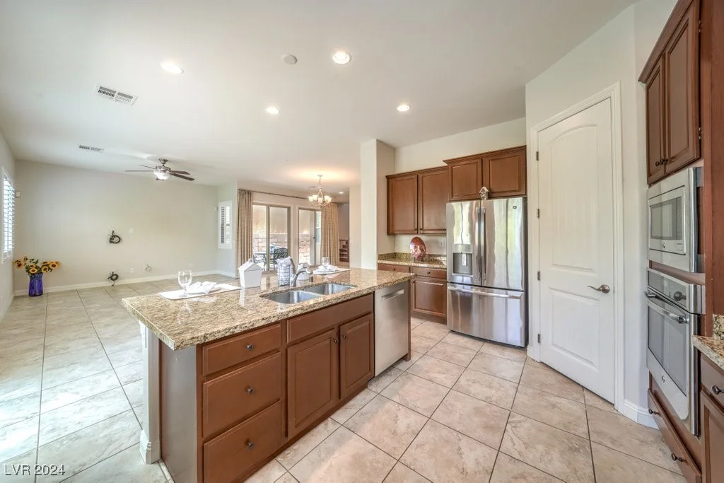 90 Einstein Ridge, Las Vegas, NV 89183