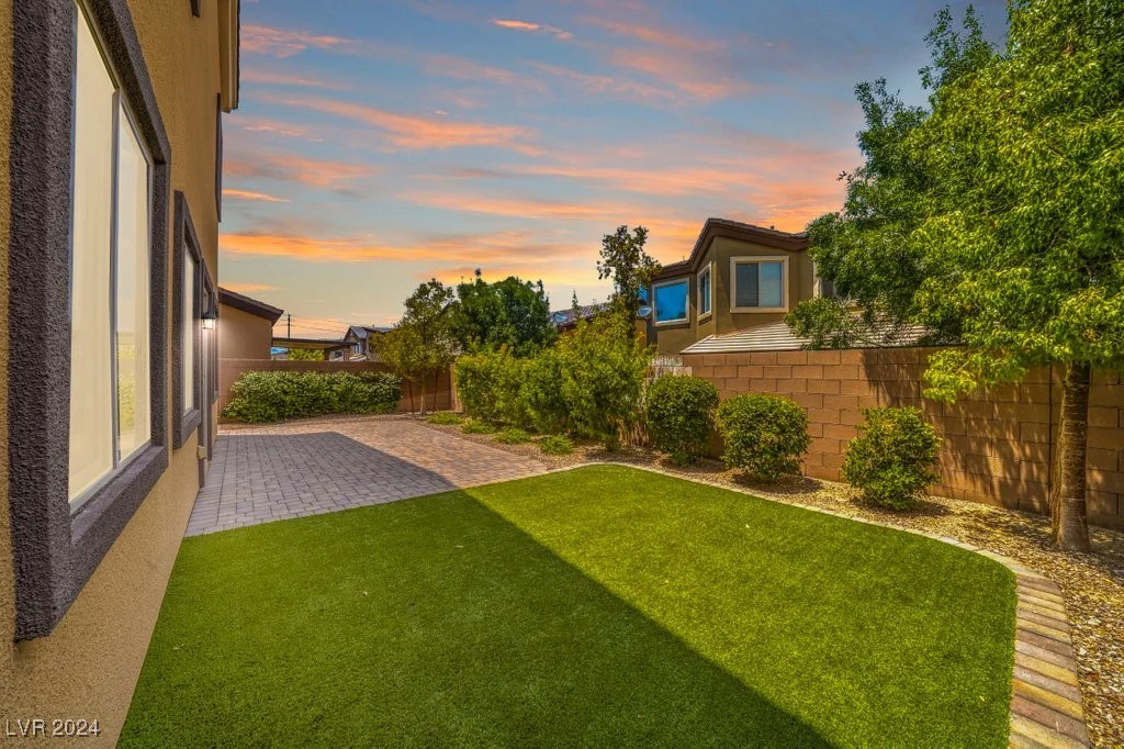 90 Einstein Ridge, Las Vegas, NV 89183