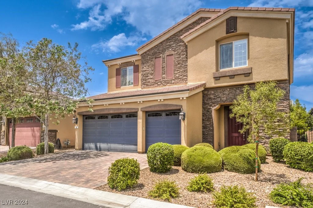 90 Einstein Ridge, Las Vegas, NV 89183