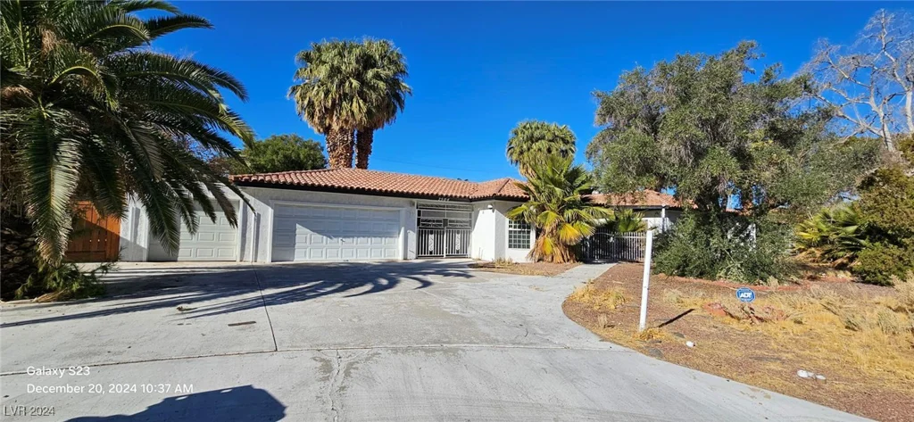 2504 Llewellyn, Las Vegas, NV 89102