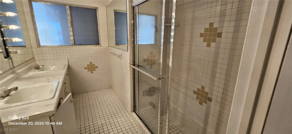2504 Llewellyn, Las Vegas, NV 89102