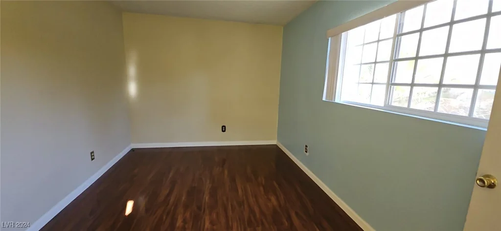 2504 Llewellyn, Las Vegas, NV 89102