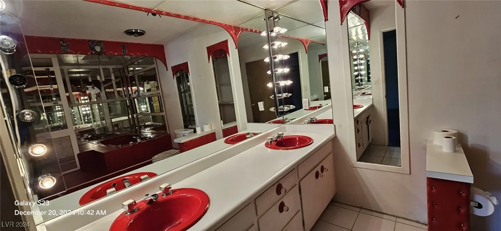 2504 Llewellyn, Las Vegas, NV 89102