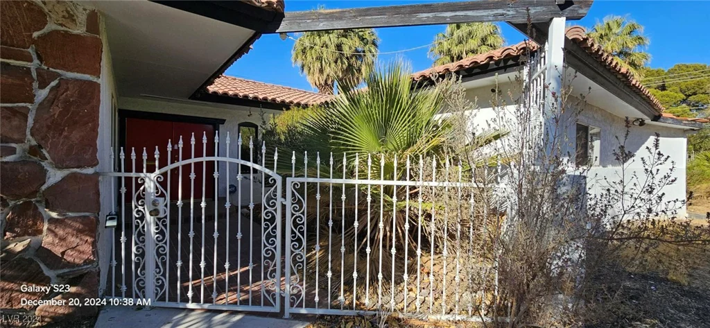 2504 Llewellyn, Las Vegas, NV 89102