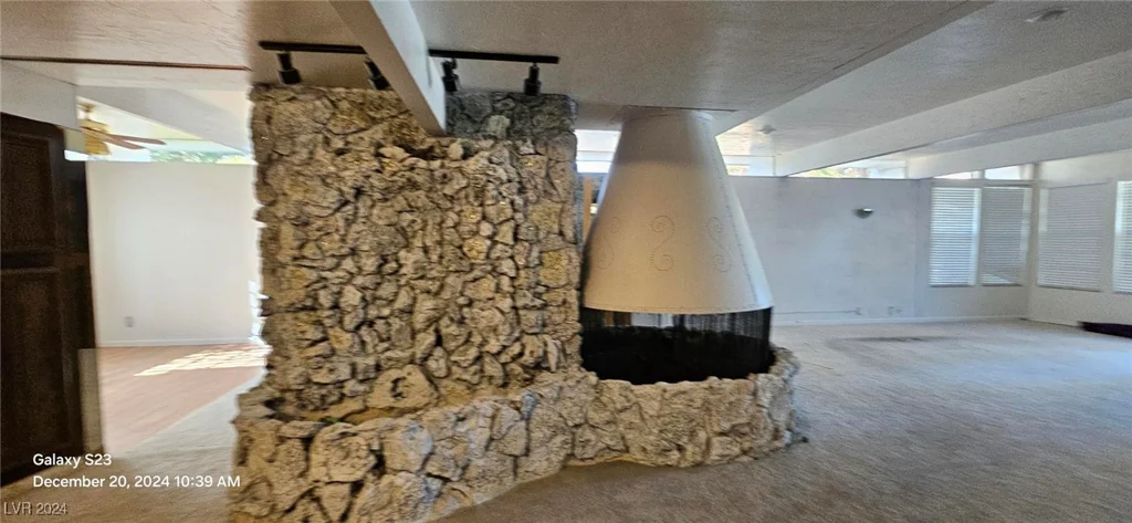 2504 Llewellyn, Las Vegas, NV 89102