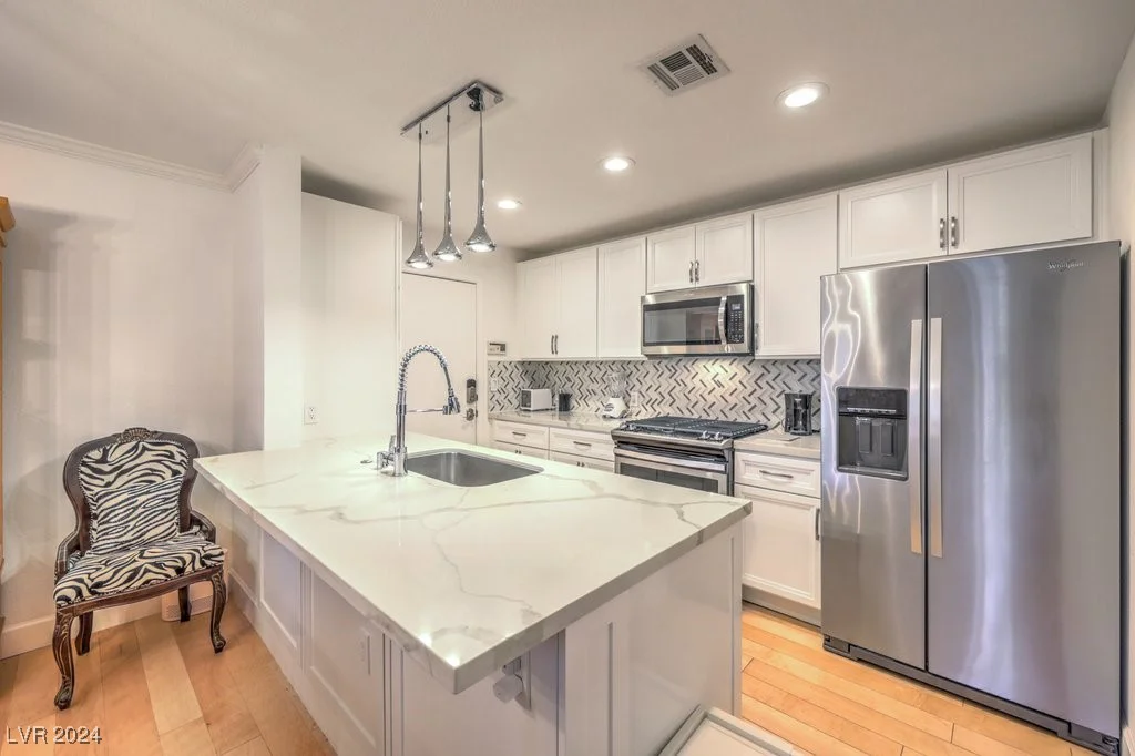 8452 Boseck, Las Vegas, NV 89145