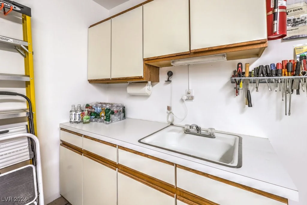 8452 Boseck, Las Vegas, NV 89145