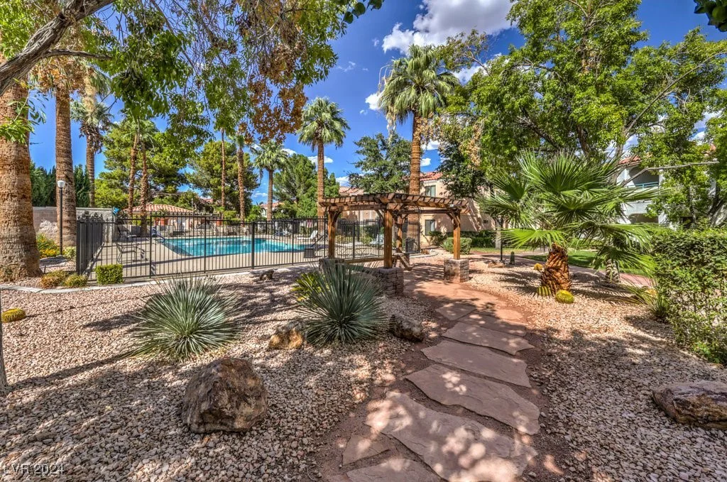 8452 Boseck, Las Vegas, NV 89145