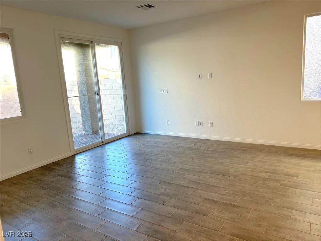 9922 Angel Valley, Las Vegas, NV 89178
