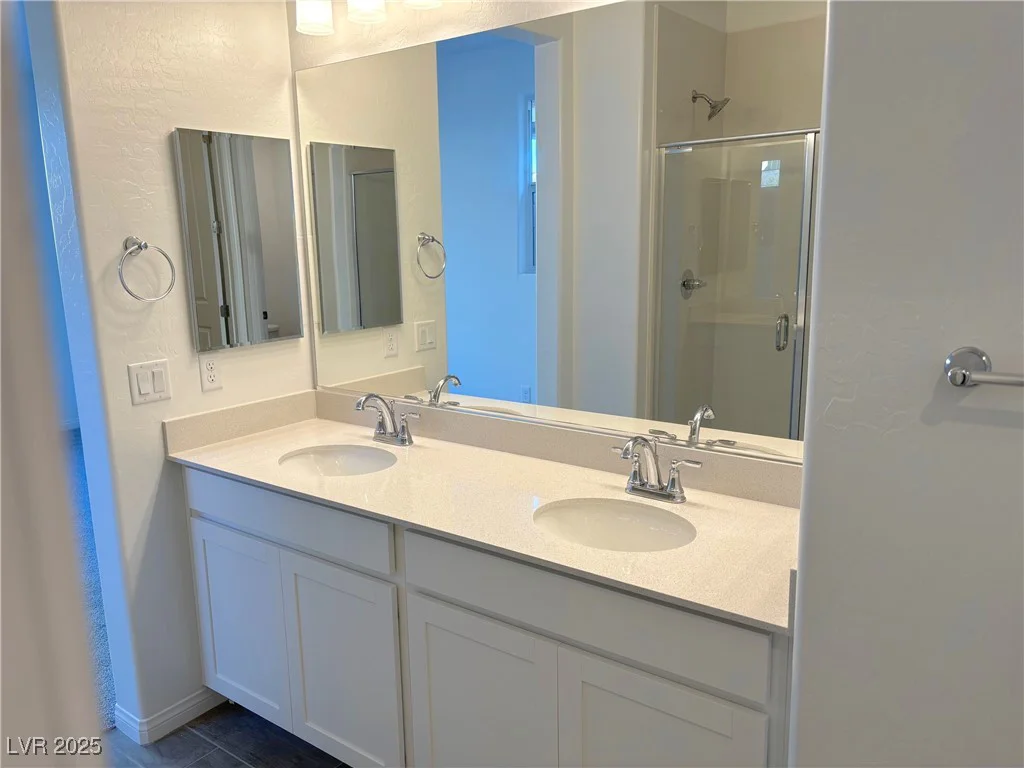 9922 Angel Valley, Las Vegas, NV 89178