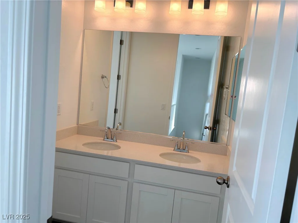 9922 Angel Valley, Las Vegas, NV 89178