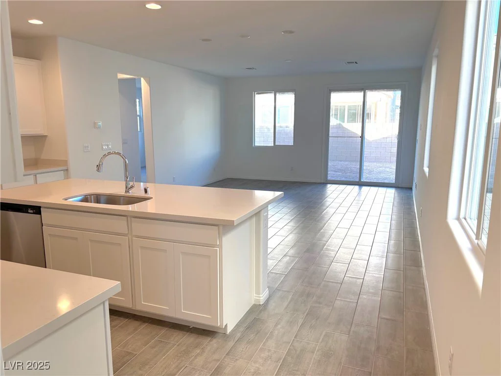9922 Angel Valley, Las Vegas, NV 89178