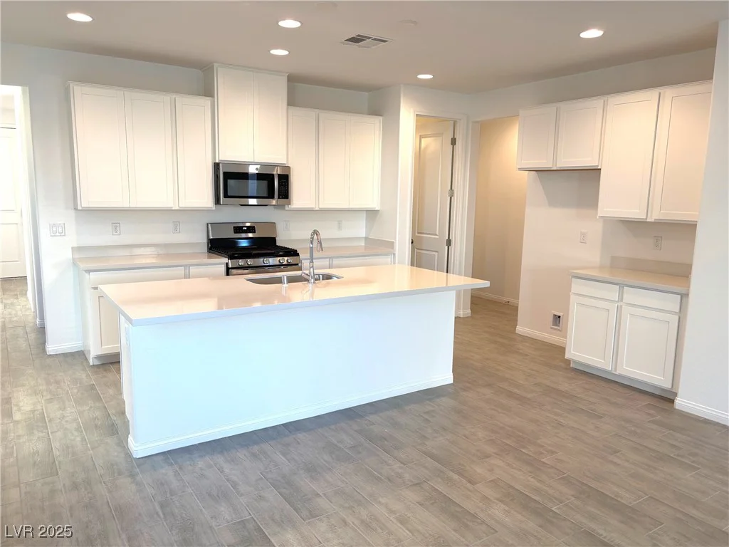 9922 Angel Valley, Las Vegas, NV 89178