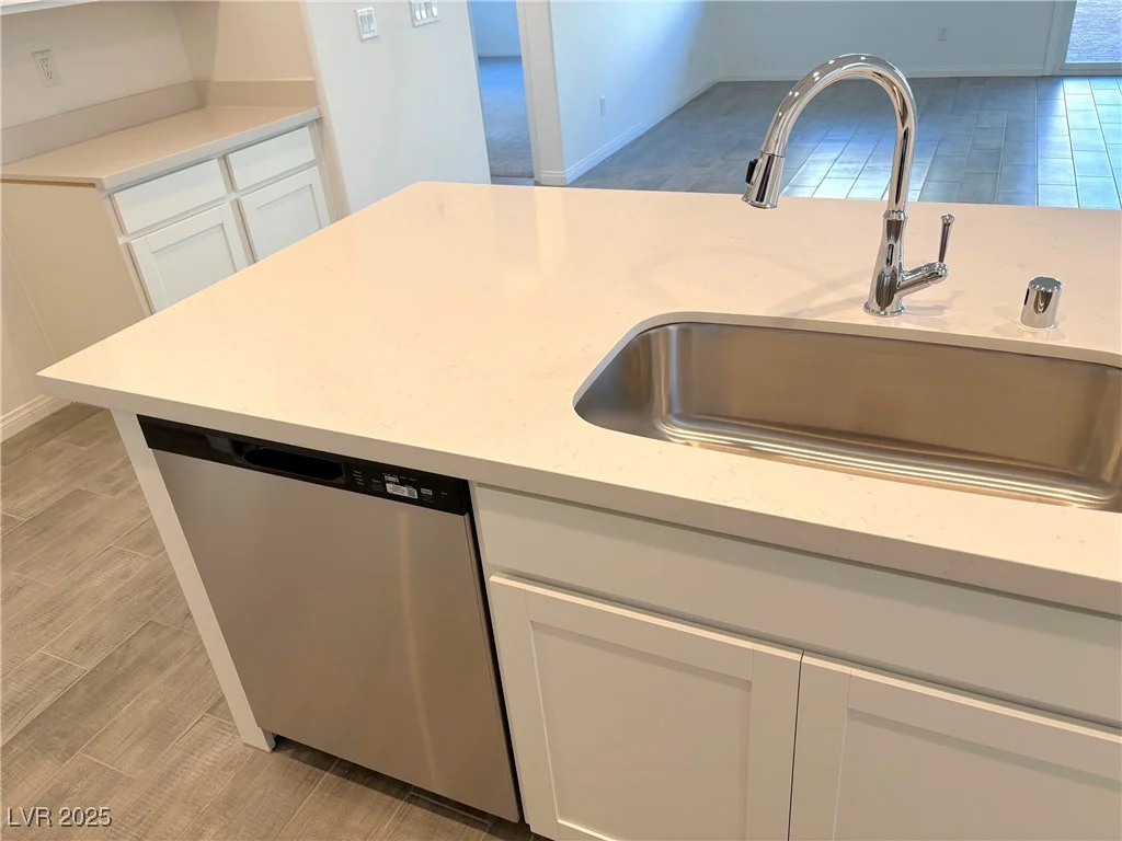 9922 Angel Valley, Las Vegas, NV 89178