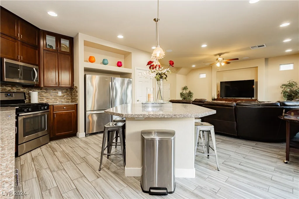 7232 Sierra Moon, Las Vegas, NV 89118