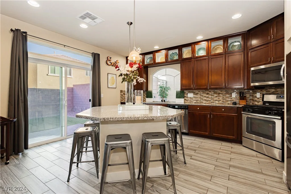 7232 Sierra Moon, Las Vegas, NV 89118