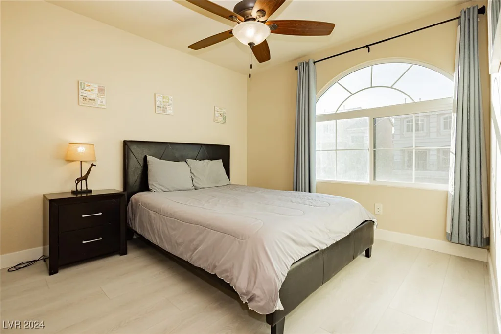 7232 Sierra Moon, Las Vegas, NV 89118