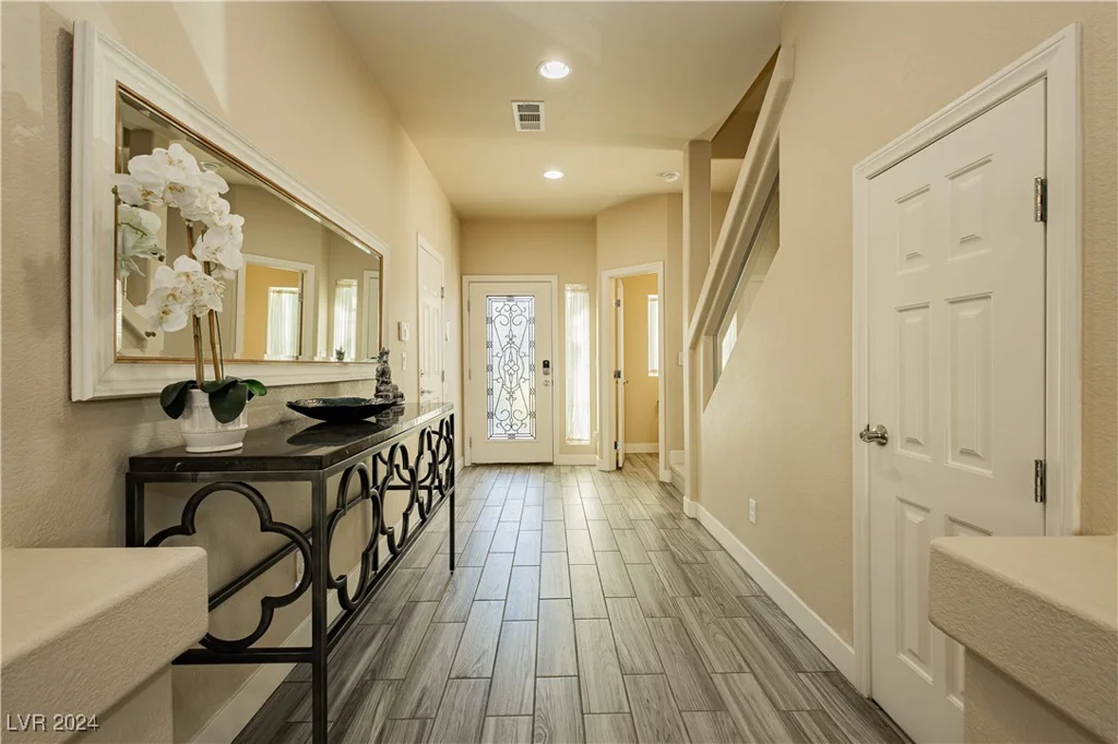 7232 Sierra Moon, Las Vegas, NV 89118