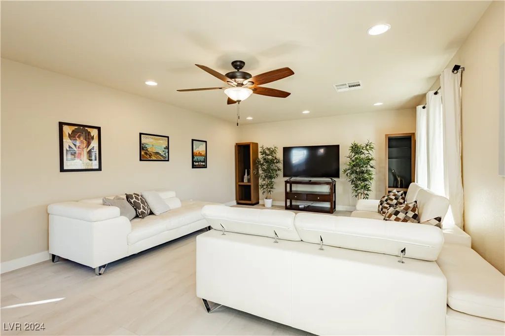 7232 Sierra Moon, Las Vegas, NV 89118