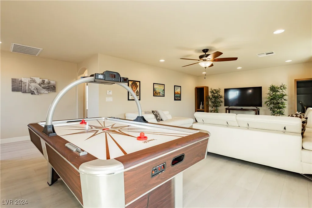 7232 Sierra Moon, Las Vegas, NV 89118