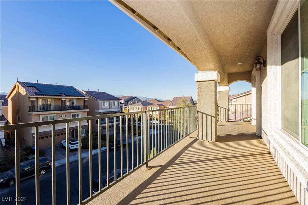 7232 Sierra Moon, Las Vegas, NV 89118