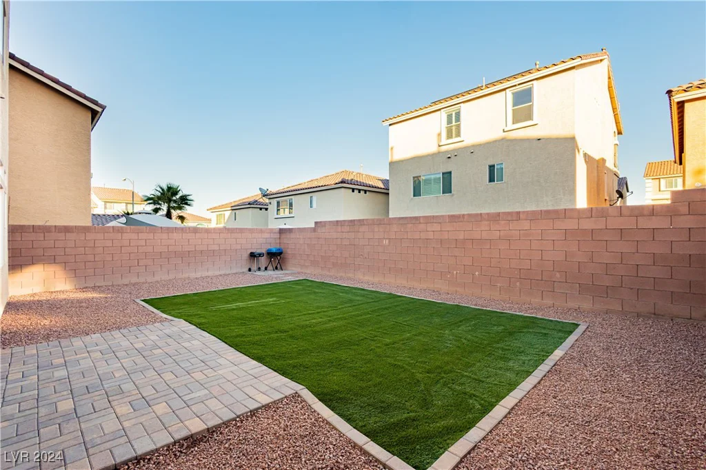 7232 Sierra Moon, Las Vegas, NV 89118
