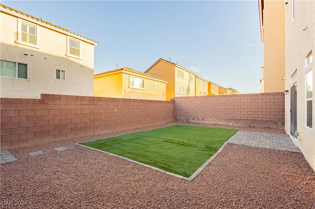 7232 Sierra Moon, Las Vegas, NV 89118