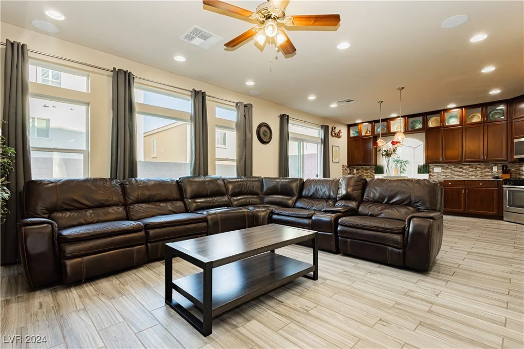 7232 Sierra Moon, Las Vegas, NV 89118