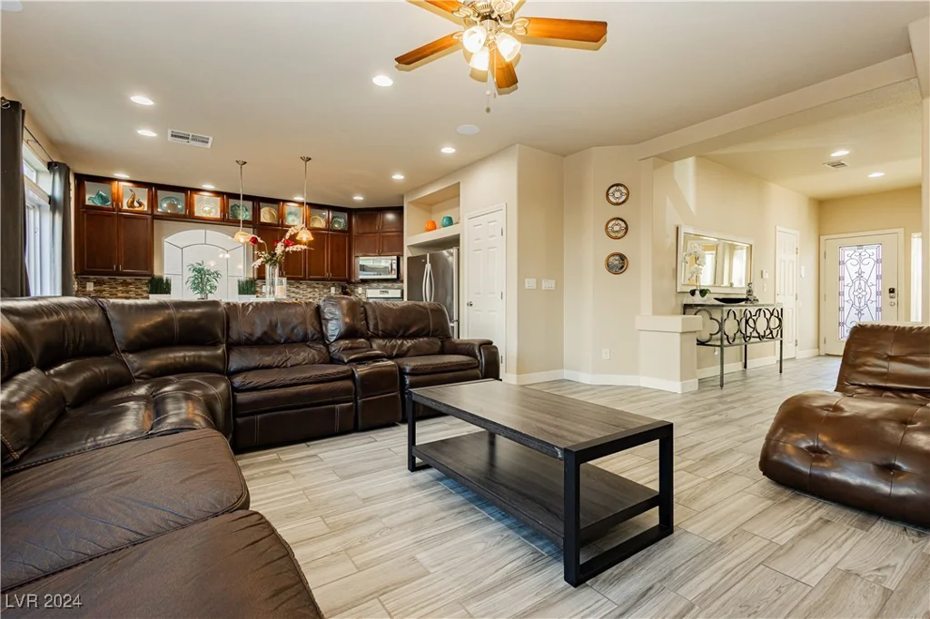 7232 Sierra Moon, Las Vegas, NV 89118