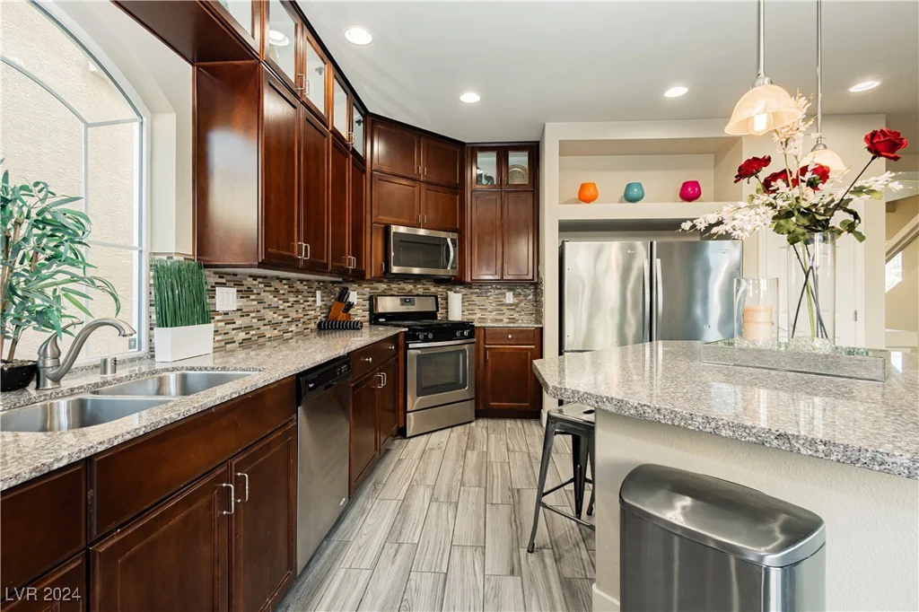 7232 Sierra Moon, Las Vegas, NV 89118