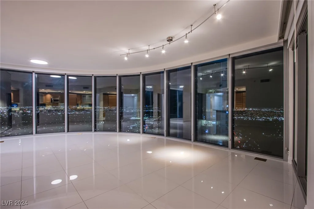 222 Karen, Las Vegas, NV 89109