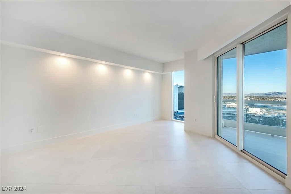 2747 Paradise, Las Vegas, NV 89109