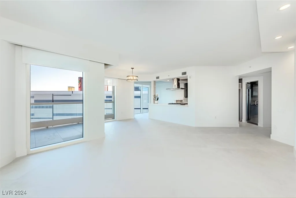 2747 Paradise, Las Vegas, NV 89109