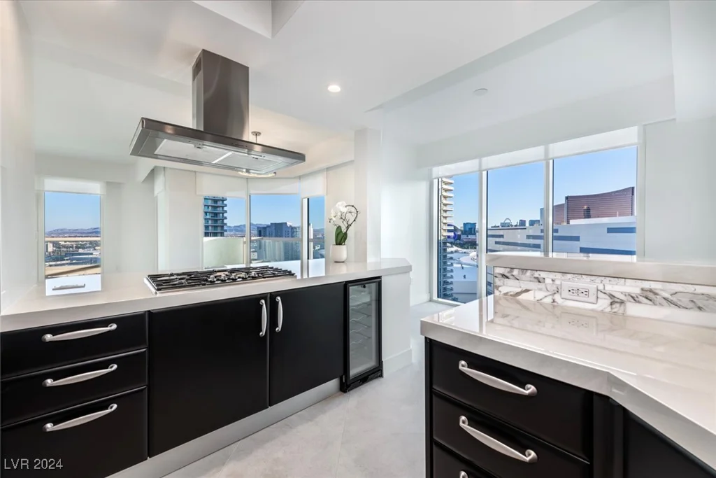 2747 Paradise, Las Vegas, NV 89109