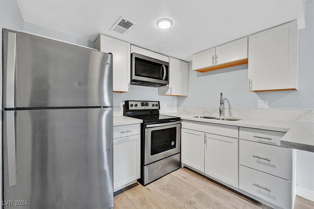 3801 Daisy, Las Vegas, NV 89119