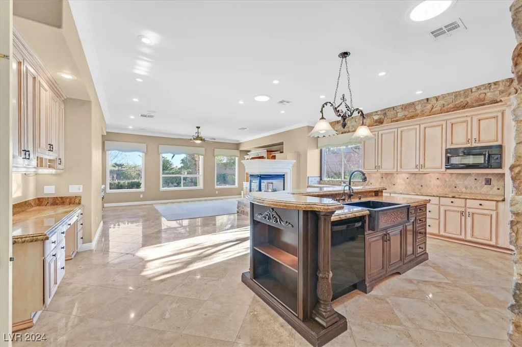 10925 Iris Canyon, Las Vegas, NV 89135