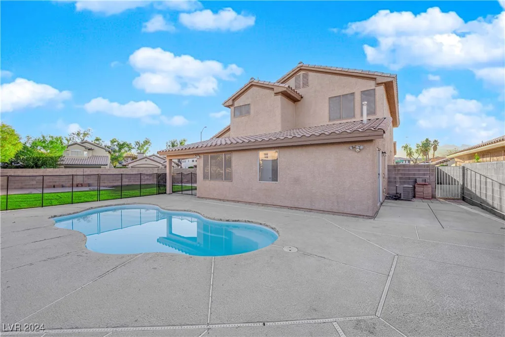 5200 White Coyote, Las Vegas, NV 89130