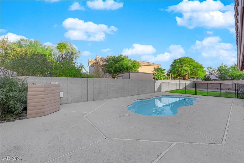 5200 White Coyote, Las Vegas, NV 89130