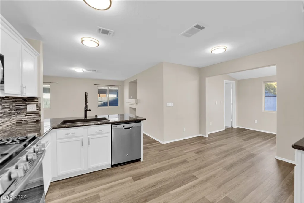 5200 White Coyote, Las Vegas, NV 89130