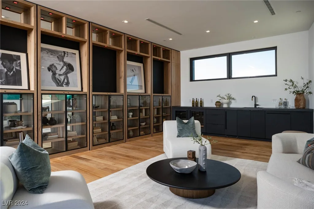 6860 MILOS, Las Vegas, NV 89118