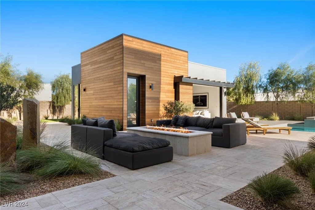 6860 MILOS, Las Vegas, NV 89118