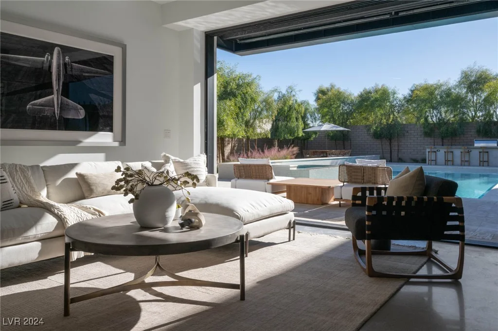 6860 MILOS, Las Vegas, NV 89118